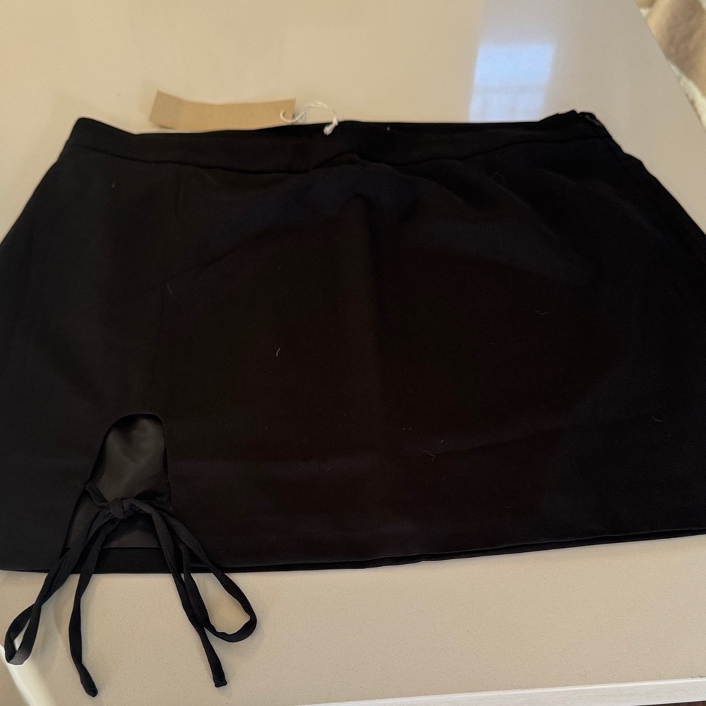 Acoa Black skirt